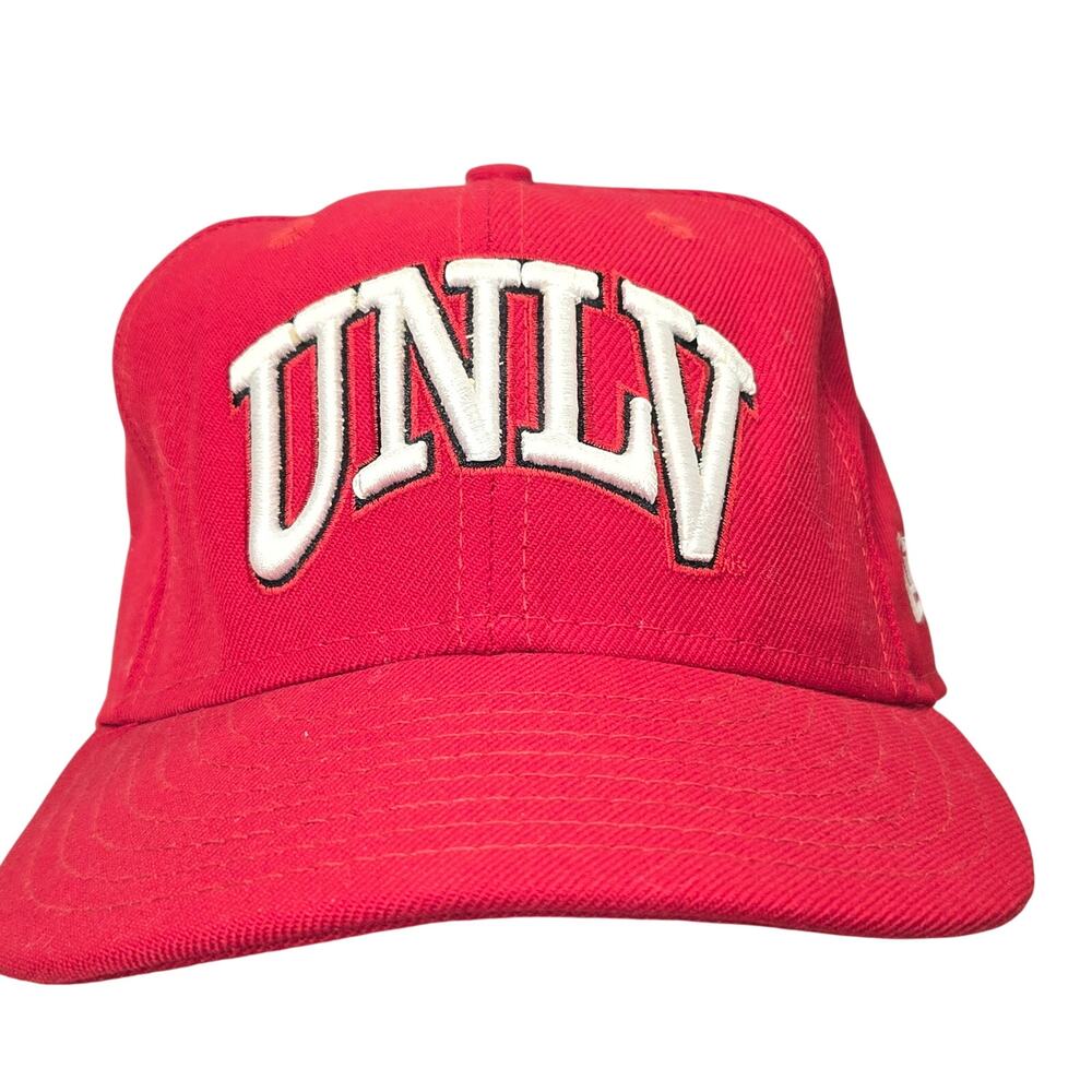 New Era 59FIFTY UNLV Rebels Fitted Hat‎ 7 1/4 Red Wool Collegiate Licenced Hat